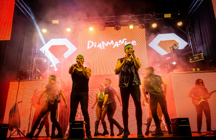 Orquesta Diamante en el escenario